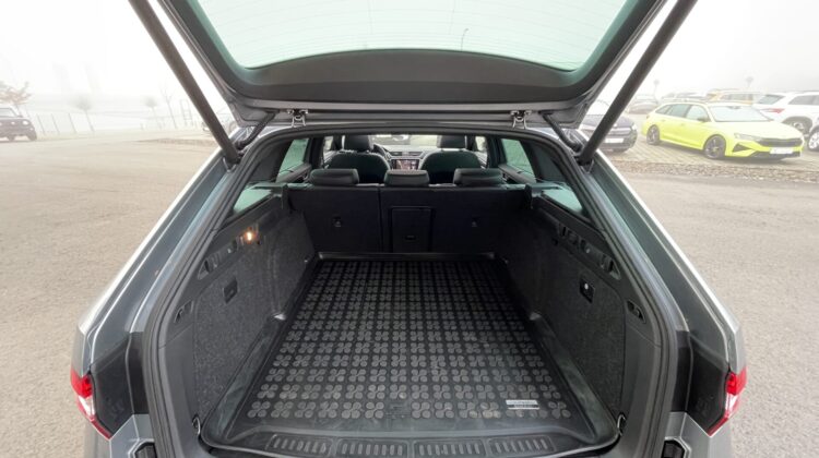 Superb Combi L&K 4×4 Pano 19″ AHK Canton Massage