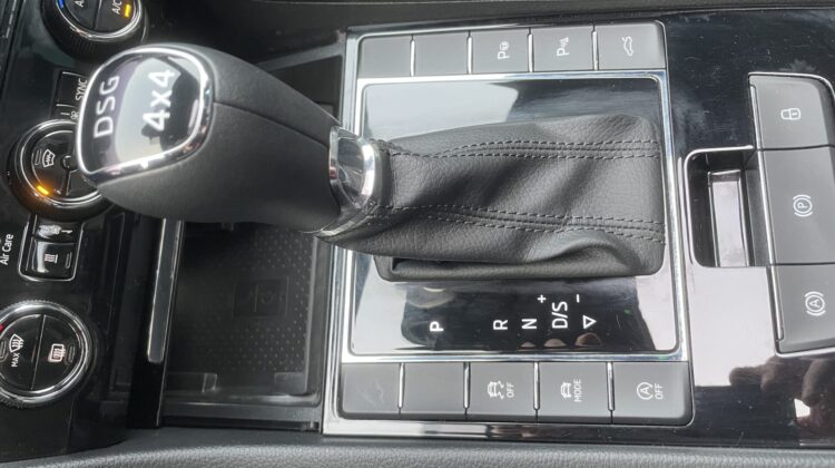 Superb Combi L&K 4×4 Pano 19″ AHK Canton Massage