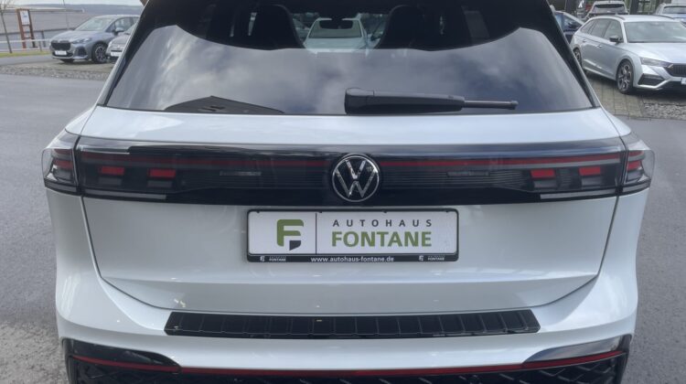 Tiguan 2.0TSI 4Motion R-Line Pano AHK 360 HUD IQ