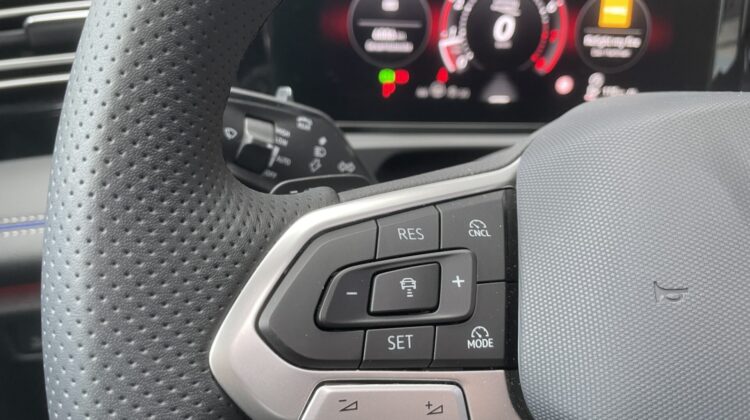 Tiguan 2.0TSI 4Motion R-Line Pano AHK 360 HUD IQ