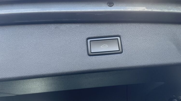 Tiguan 2,0TDi Highline 4Motion Navi AHK ergo