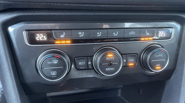 Tiguan 2,0TDi Highline 4Motion Navi AHK ergo