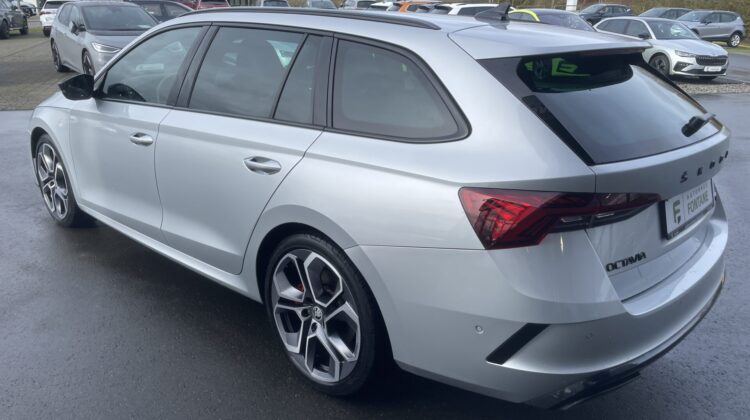 Octavia Combi 2,0TSi RS 19″Leder AHK Canton HUD