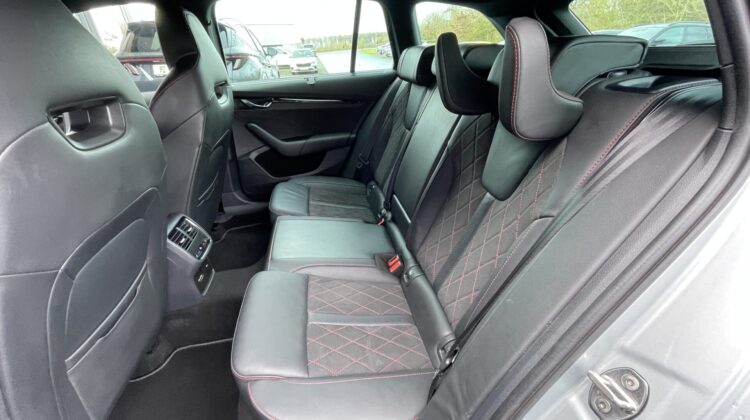 Octavia Combi 2,0TSi RS 19″Leder AHK Canton HUD