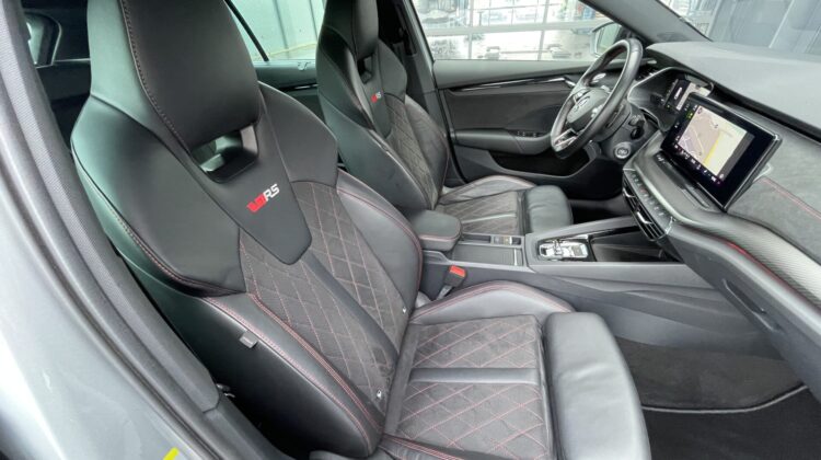 Octavia Combi 2,0TSi RS 19″Leder AHK Canton HUD