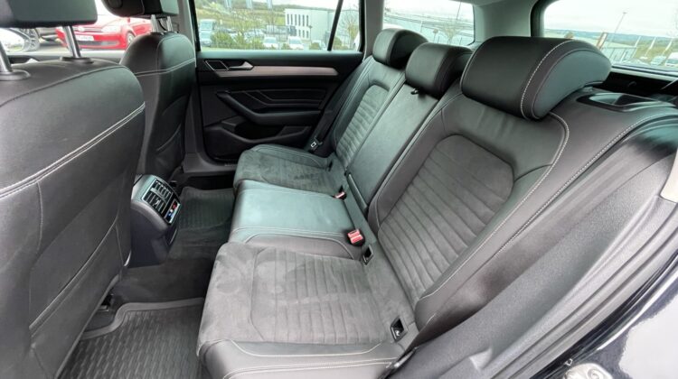 Passat 2,0TDi Variant R-Line 4×4 Standhz AHK