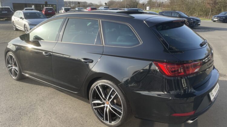 Leon ST Cupra 4Drive Pano Beats AHK Alcantara