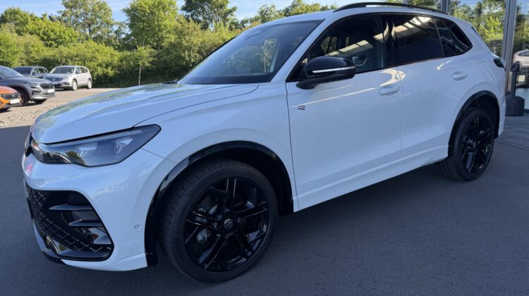 Tiguan 2.0TSI 4Motion R-Line Pano AHK 360 HUD IQ