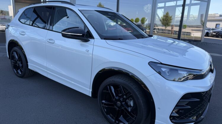 Tiguan 2.0TSI 4Motion R-Line Pano AHK 360 HUD IQ
