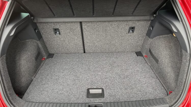 Arona FR 18″ Navi Virtual Kamera Matrix Sitzhz.