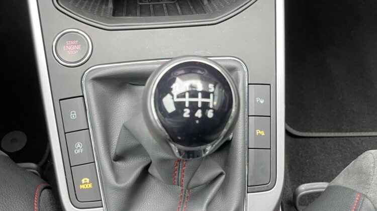 Arona FR 18″ Navi Virtual Kamera Matrix Sitzhz.