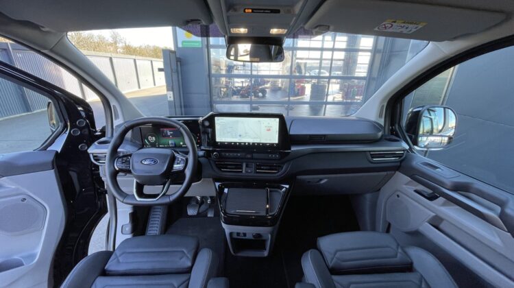 Tourneo Custom 8-Sitze 320 L2 Titanium X AWD