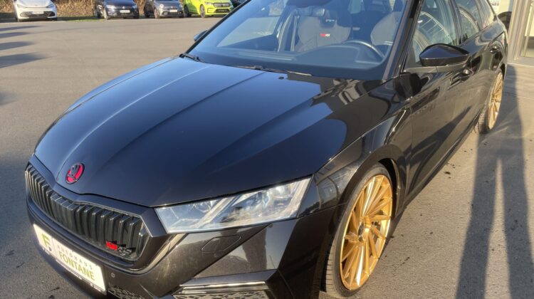 Octavia Combi 2,0TDi RS Pano Riga 19″ Kamera