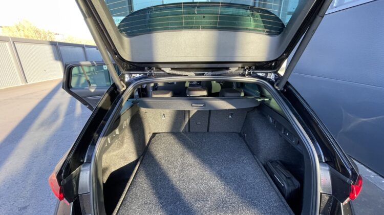 Octavia Combi 2,0TDi RS Pano Riga 19″ Kamera