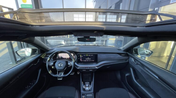 Octavia Combi 2,0TDi RS Pano Riga 19″ Kamera