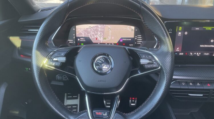 Octavia Combi 2,0TDi RS Pano Riga 19″ Kamera