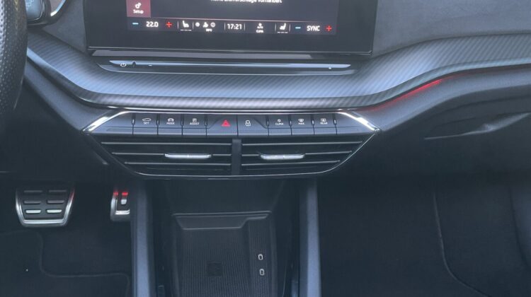 Octavia Combi 2,0TDi RS Pano Riga 19″ Kamera