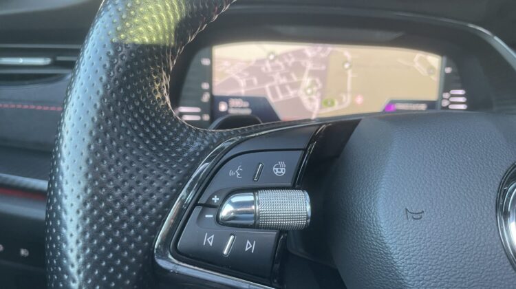 Octavia Combi 2,0TDi RS Pano Riga 19″ Kamera