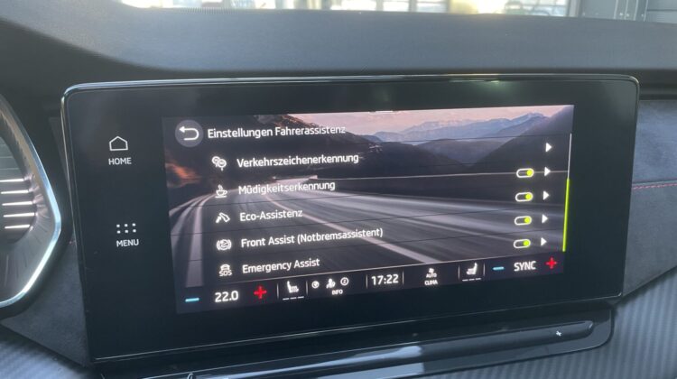 Octavia Combi 2,0TDi RS Pano Riga 19″ Kamera