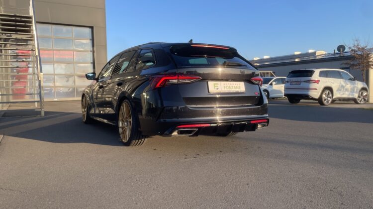 Octavia Combi 2,0TDi RS Pano Riga 19″ Kamera