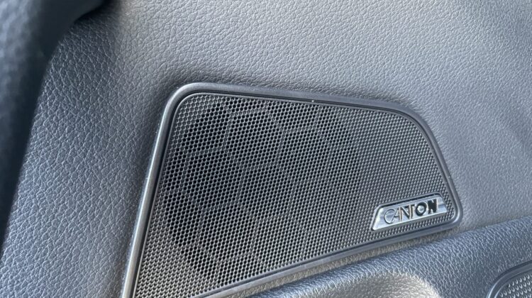 Superb Kombi 2,0TDi Style AHK Navi Sitzhz Canton