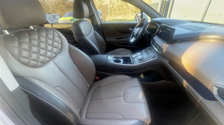 Santa Fe 4WD Hybrid Pano 19″ 7-Sitzer Leder LED