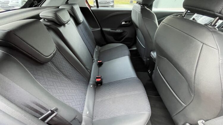 Corsa F e Elegance 5-türig 100KW Navi Carplay