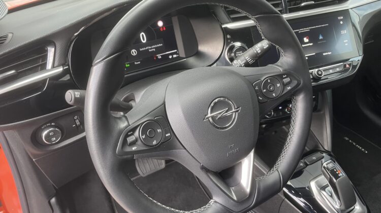 Corsa F e Elegance 5-türig 100KW Navi Carplay