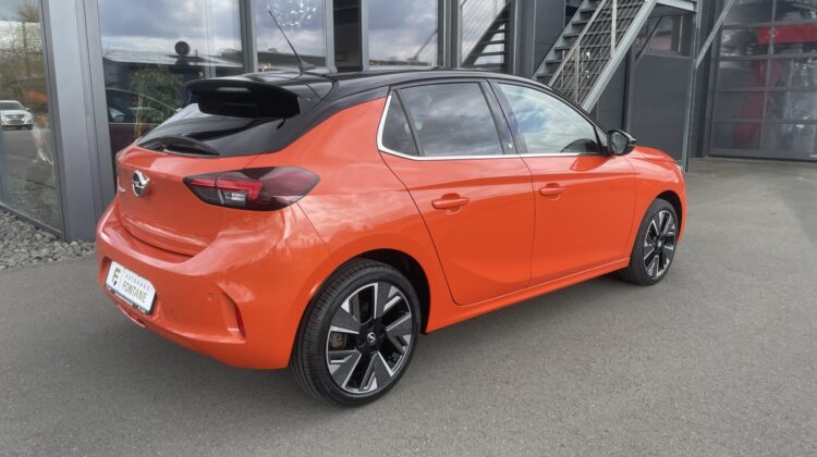 Corsa F e Elegance 5-türig 100KW Navi Carplay