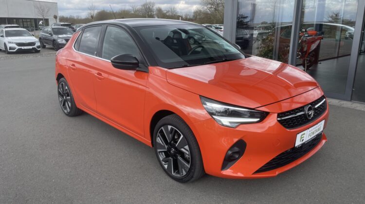Corsa F e Elegance 5-türig 100KW Navi Carplay