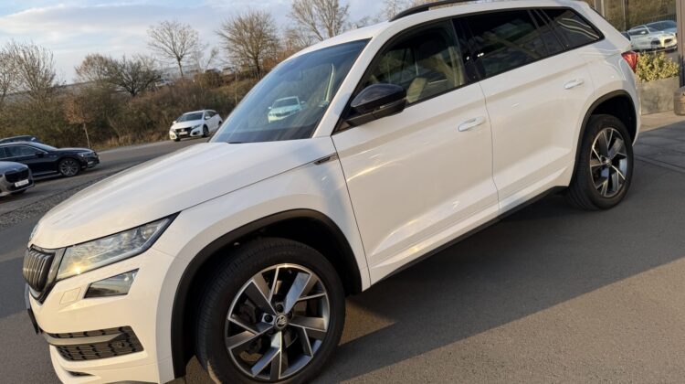 Kodiaq 2,0TDi Sportline 4×4 Pano 19″ AHK DCC ACC
