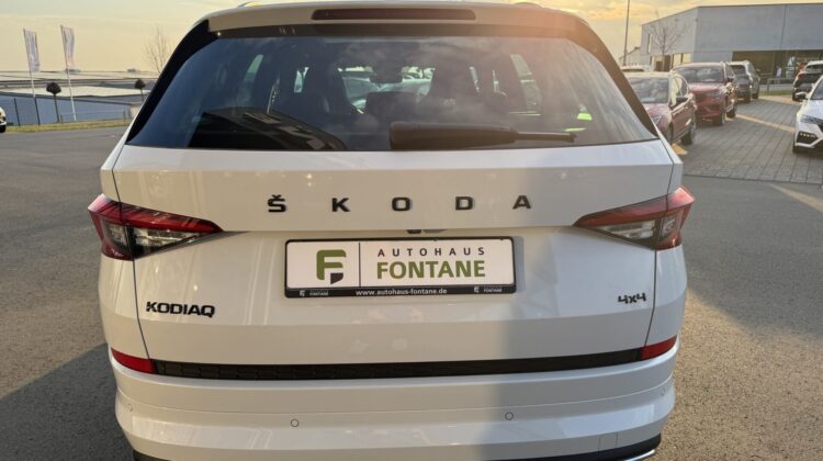 Kodiaq 2,0TDi Sportline 4×4 Pano 19″ AHK DCC ACC