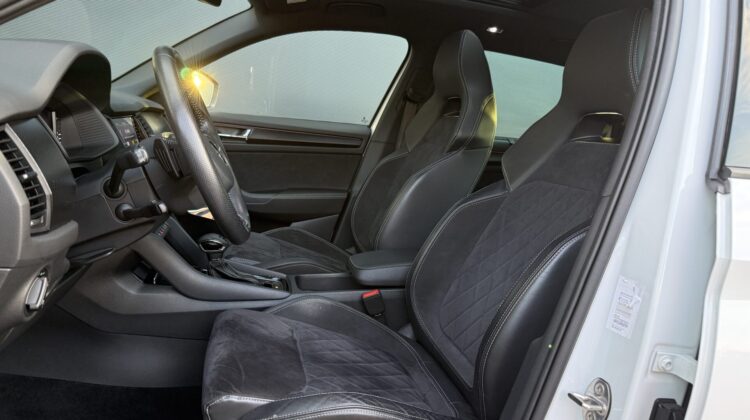 Kodiaq 2,0TDi Sportline 4×4 Pano 19″ AHK DCC ACC