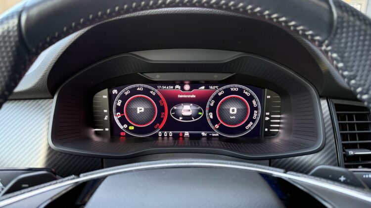 Kodiaq 2,0TDi Sportline 4×4 Pano 19″ AHK DCC ACC