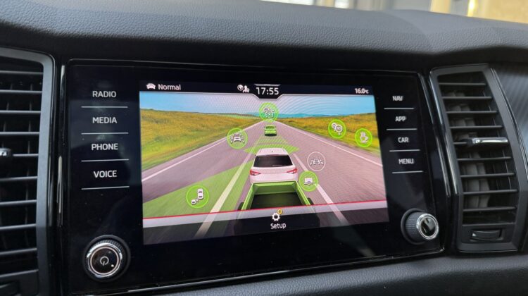 Kodiaq 2,0TDi Sportline 4×4 Pano 19″ AHK DCC ACC