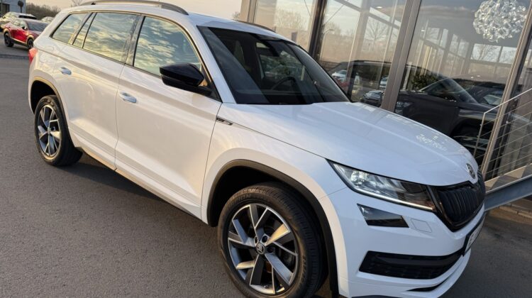 Kodiaq 2,0TDi Sportline 4×4 Pano 19″ AHK DCC ACC