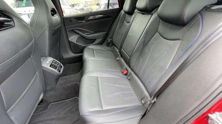 Passat 2.0TDI 4×4 R-Line Leder Pano Signature