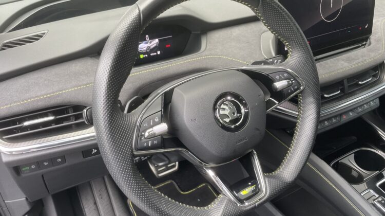 Enyaq Coupé RS Lounge Pano Canton WP AHK 360°