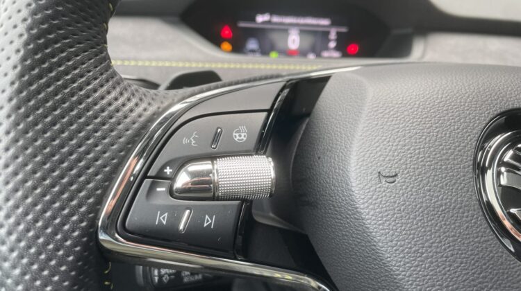 Enyaq Coupé RS Lounge Pano Canton WP AHK 360°