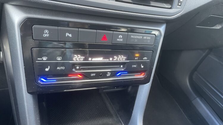 T-Cross Active R Line DSG Kamera Navi Apple Sitzheizung