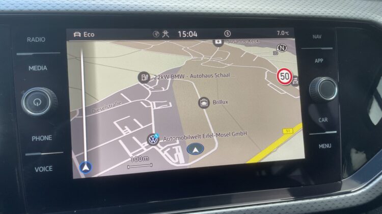 T-Cross Active R Line DSG Kamera Navi Apple Sitzheizung
