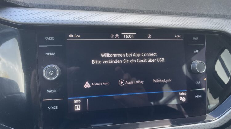 T-Cross Active R Line DSG Kamera Navi Apple Sitzheizung