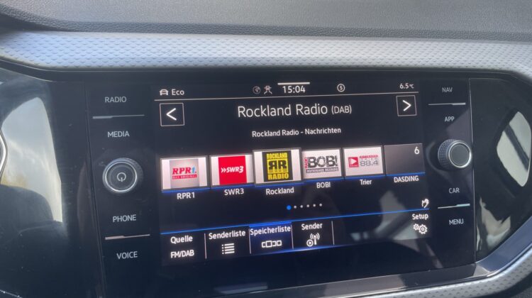 T-Cross Active R Line DSG Kamera Navi Apple Sitzheizung