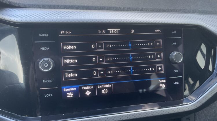 T-Cross Active R Line DSG Kamera Navi Apple Sitzheizung