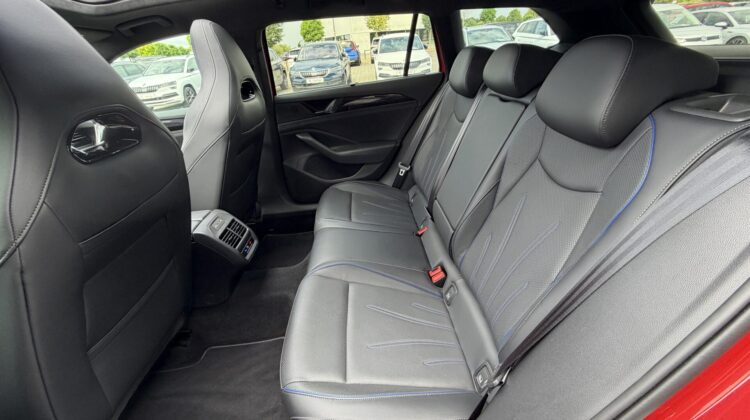 Passat 2.0TDI 4×4 R-Line Leder Pano Signature
