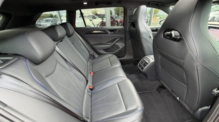 Passat 2.0TDI 4×4 R-Line Leder Pano Signature