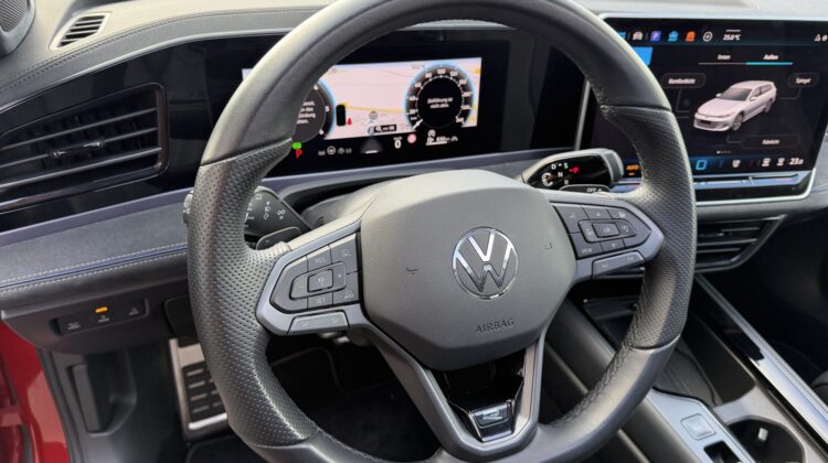 Passat 2.0TDI 4×4 R-Line Leder Pano Signature