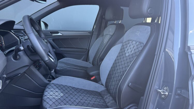 Tiguan 2,0TDi R-Line 4Motion Pano 20″ AHK DCC