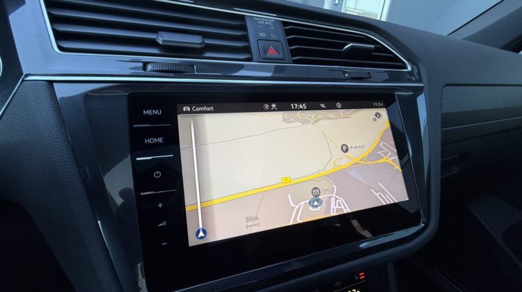 Tiguan 2,0TDi R-Line 4Motion Pano 20″ AHK DCC