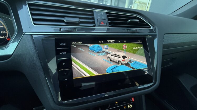 Tiguan 2,0TDi R-Line 4Motion Pano 20″ AHK DCC